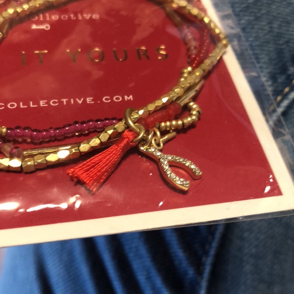 NWT Stella & Dot Bracelet Red and Gold with wishing bone charm - Picture 2 of 4